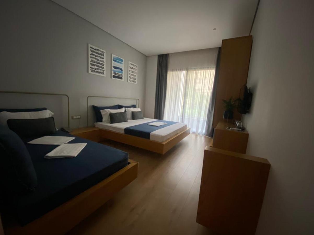 H&M Hotel Vlore Luaran gambar
