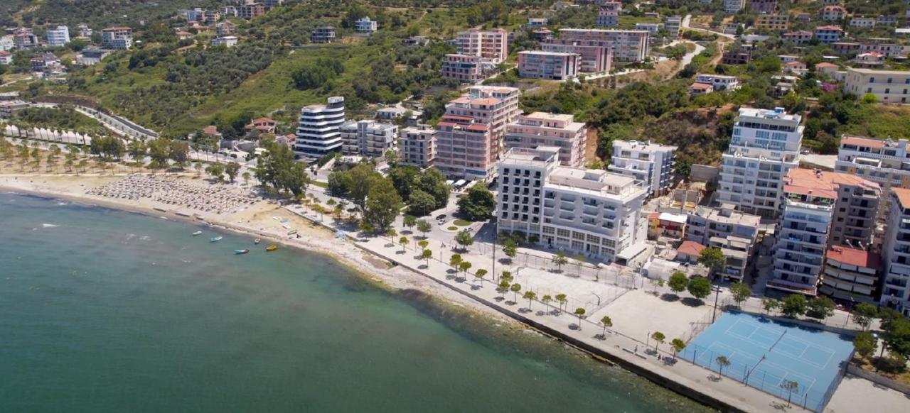 H&M Hotel Vlore Luaran gambar