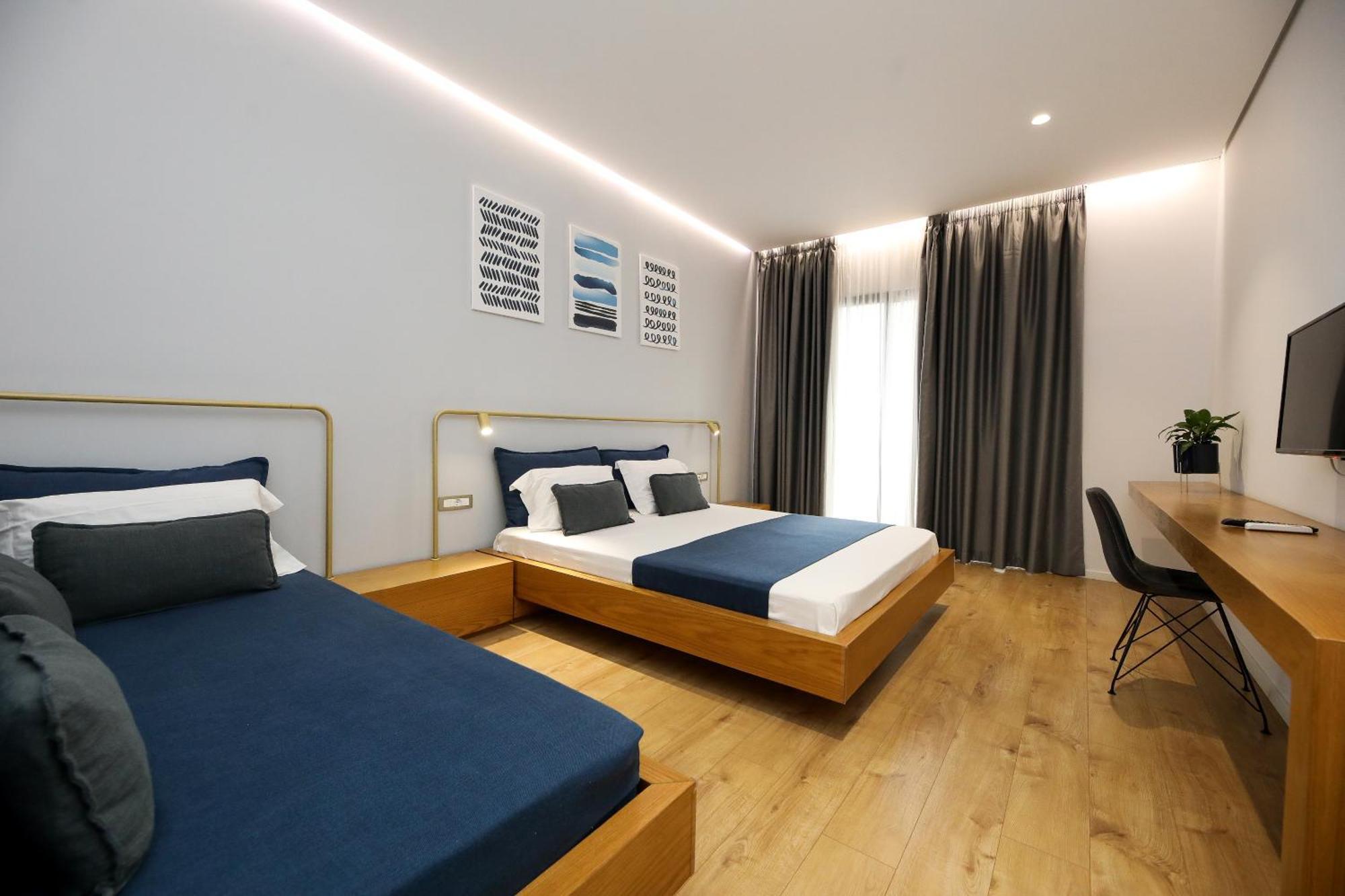 H&M Hotel Vlore Luaran gambar