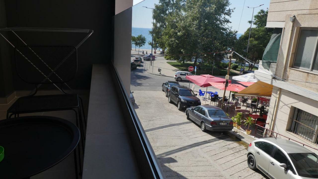 H&M Hotel Vlore Luaran gambar
